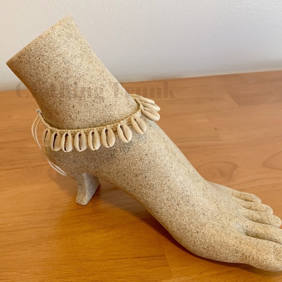 Handmade Cowrie Shell Macrame Anklet – Natural Cord Adjustable Beach Jewelry - Picture 2 of 4